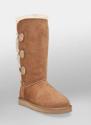 UGG Bailey Button - Size 8